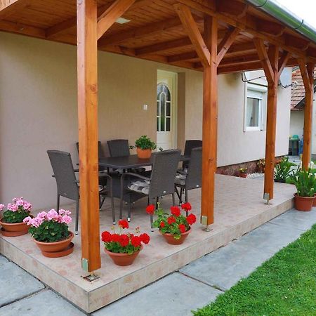 Holiday home in Balatonkeresztur 19455 Exterior foto