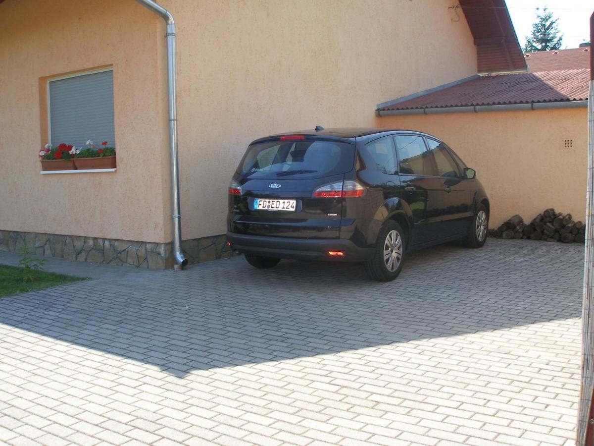 Holiday home in Balatonkeresztur 19455 Exterior foto